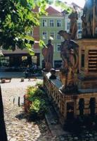 Glatzer_Pestsaeule_mit_Brunnen.jpg